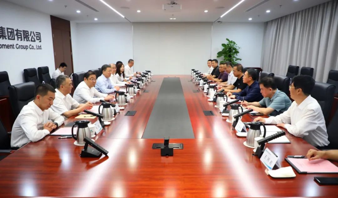 中國電氣裝備黨委書記、董事長李洪鳳會見陜西省人大常委會副主任、寶雞市委書記楊廣亭