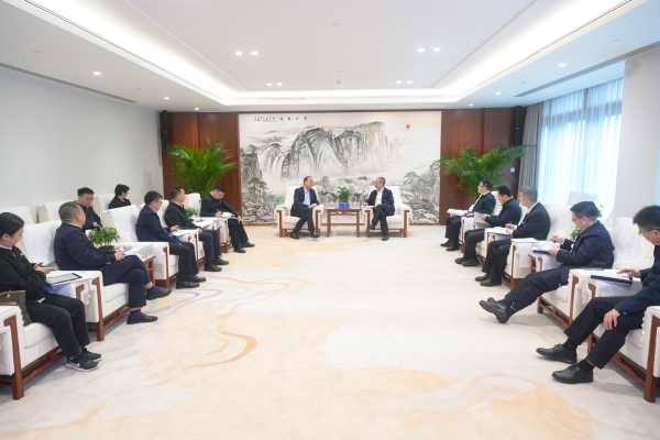 中國(guó)電建黨委副書(shū)記、總經(jīng)理王斌與雅安市委書(shū)記夏鳳儉會(huì)談
