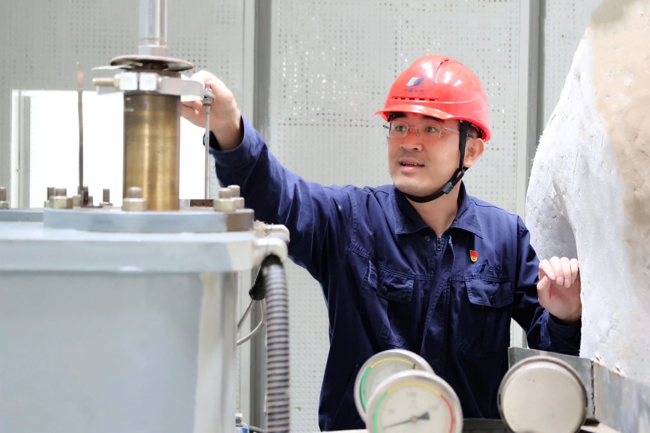 中央企業(yè)勞動模范李新建:創(chuàng)新奮進的“技術(shù)達人”