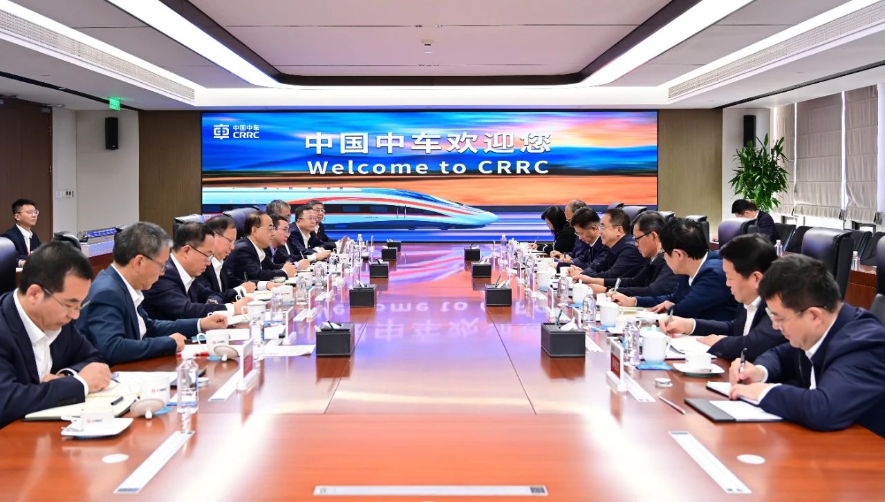 大唐集團(tuán)黨組書記、董事長鄒磊與中國中車黨委書記、董事長孫永才座談交流