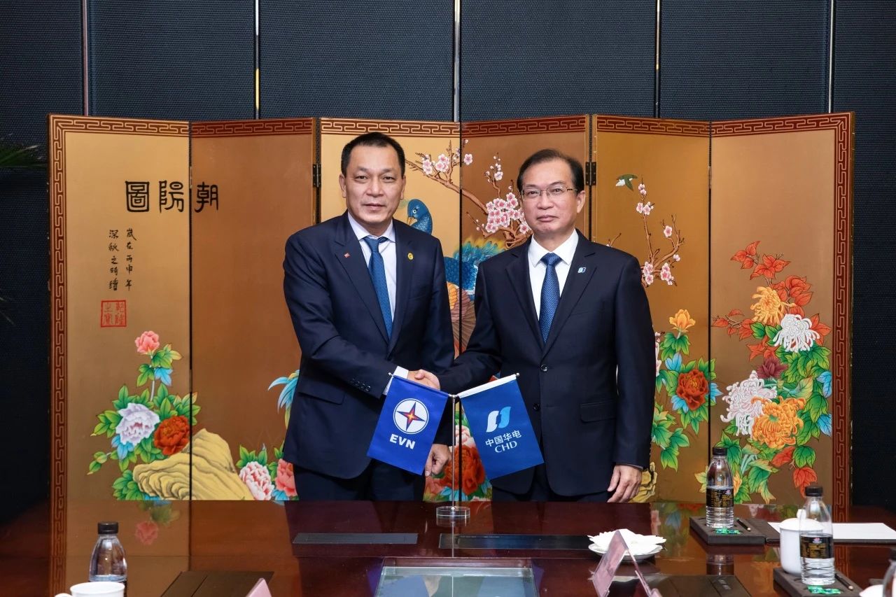 華電集團黨組書記、董事長江毅與越南電力集團董事長鄧黃安舉行會談