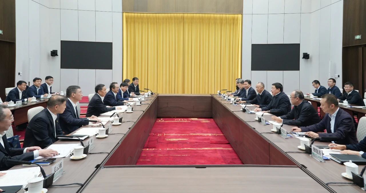 中國能建黨委書記、董事長宋海良與國家電網(wǎng)董事長、黨組書記張智剛會(huì)談