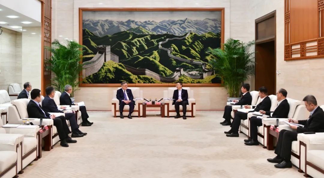 大唐集團(tuán)黨組書記、董事長鄒磊與日立制作所取締役會(huì)長東原敏昭會(huì)談