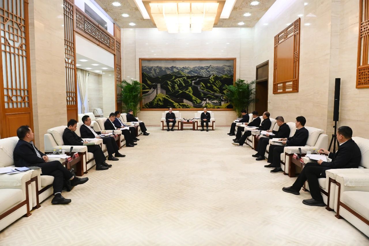 大唐集團(tuán)黨組書記、董事長鄒磊與中國電建黨委書記、董事長丁焰章會(huì)談