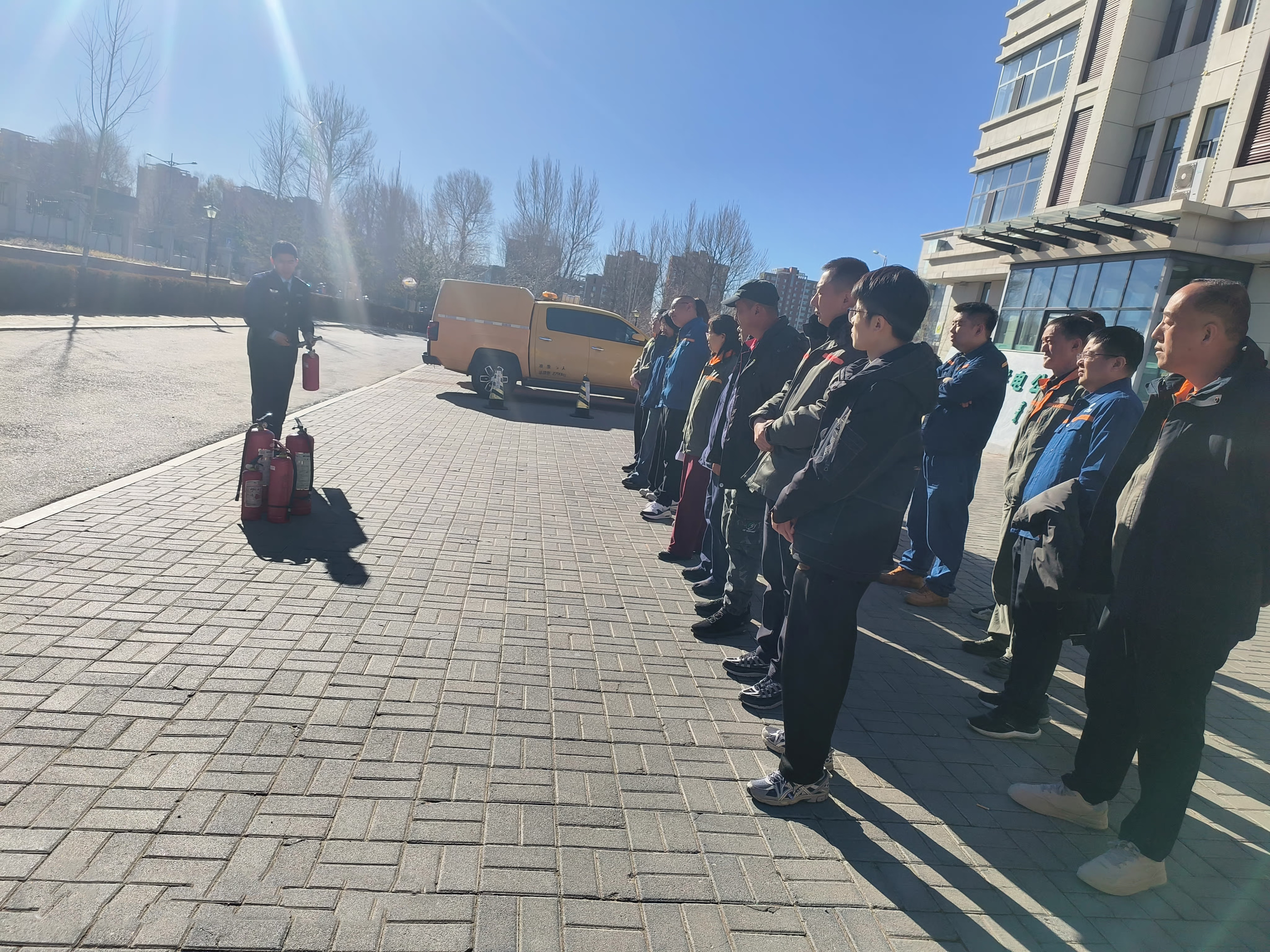 康巴什供電公司開(kāi)展消防演練，筑牢安全防火墻