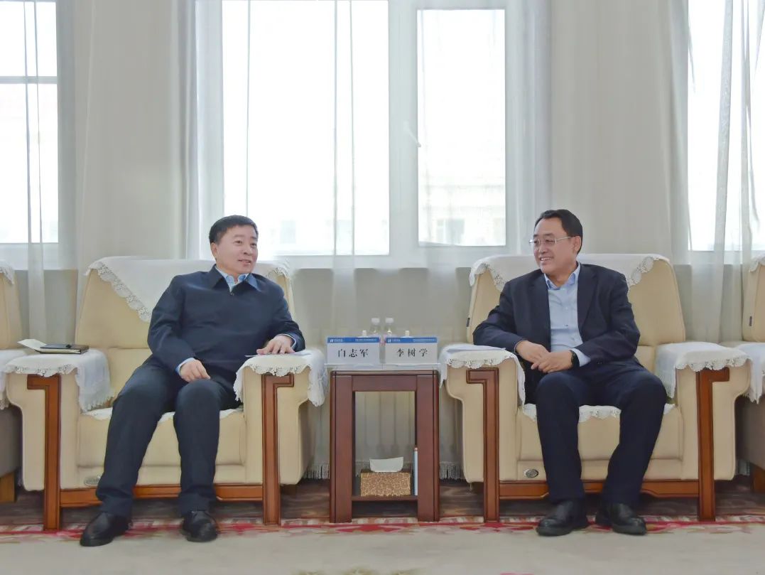 華能蒙東公司總經(jīng)理、黨委副書記李樹學(xué)會(huì)見扎蘭屯市委書記白志軍