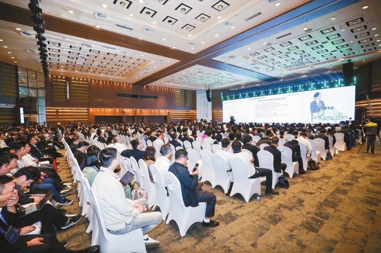 院士專家學(xué)者探討新型電力系統(tǒng)怎么建 人工智能、柔性構(gòu)網(wǎng)、新型儲(chǔ)能成熱詞