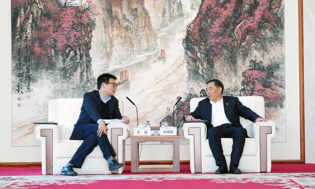 中國(guó)能建黨委書記、董事長(zhǎng)宋海良與上海電氣黨委書記、董事長(zhǎng)吳磊會(huì)談