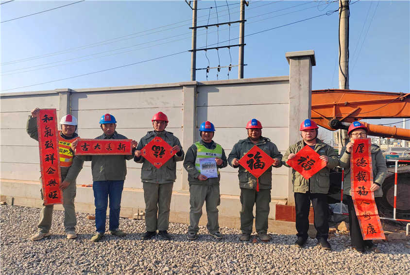 湖北荊力總包公司開(kāi)展走進(jìn)重點(diǎn)工程項(xiàng)目部，送文化到工地一線慰問(wèn)活動(dòng)