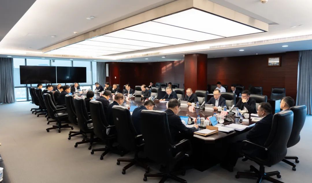 中國華電黨組傳達(dá)學(xué)習(xí)習(xí)近平總書記近期重要講話和重要指示精神、上級重要會議精神