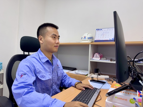 【新春走基層】春節(jié)堅守，點亮異國的奉獻之光