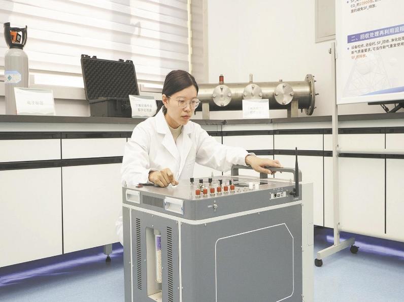 【國(guó)網(wǎng)特等勞?！繌垥郧伲簩?zhuān)攻油氣檢測(cè) 不斷“找茬、破題”