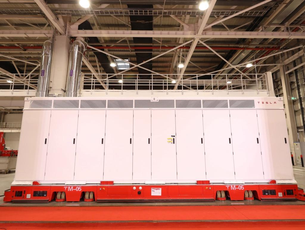 拿下全球電池儲(chǔ)能系統(tǒng)市場(chǎng)份額第一后，馬斯克再度來(lái)中國(guó)解產(chǎn)能之困