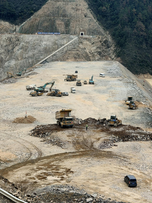 水電十二局多個項(xiàng)目開足馬力 吹響新春“奮進(jìn)曲”