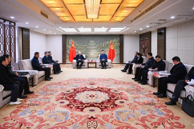 貴陽市領(lǐng)導(dǎo)會(huì)見中國節(jié)能環(huán)保集團(tuán)有限公司黨委常委、總會(huì)計(jì)師朱慶鋒一行