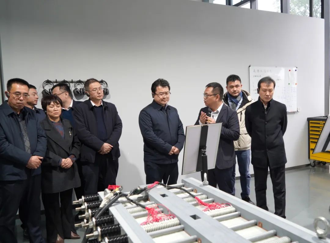 慶陽(yáng)市委常委、西峰區(qū)委書記孔衛(wèi)濤一行考察寰泰儲(chǔ)能