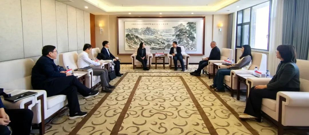 中國農(nóng)業(yè)銀行吉林省分行黨委委員、副行長兼長春分行黨委書記、行長曹紅一行拜訪華電吉林公司