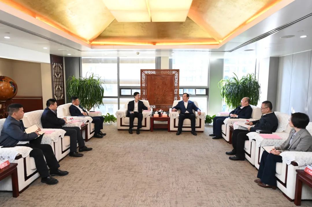 大唐國(guó)際黨委書記、董事長(zhǎng)李凱會(huì)見中建五局黨委書記、董事長(zhǎng)田衛(wèi)國(guó)