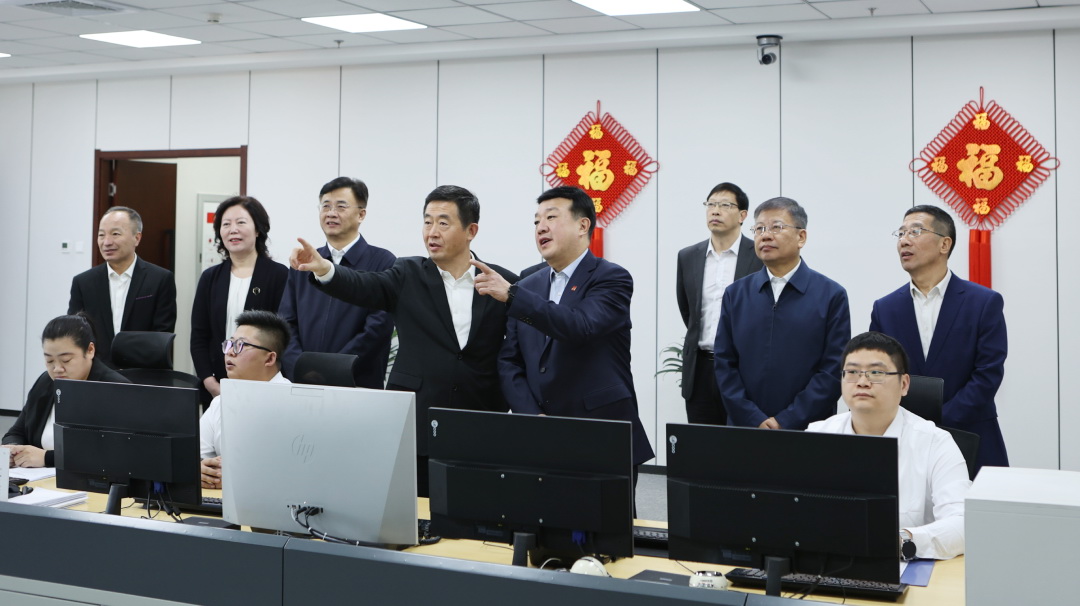 呂軍到內蒙古公司能投公司調研