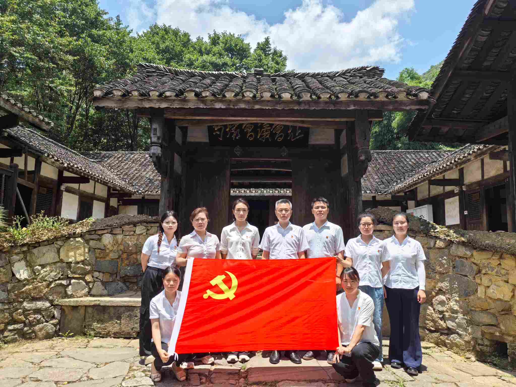 中國(guó)電建地產(chǎn)西南區(qū)域黨委：傳承紅色基因 踐行初心使命