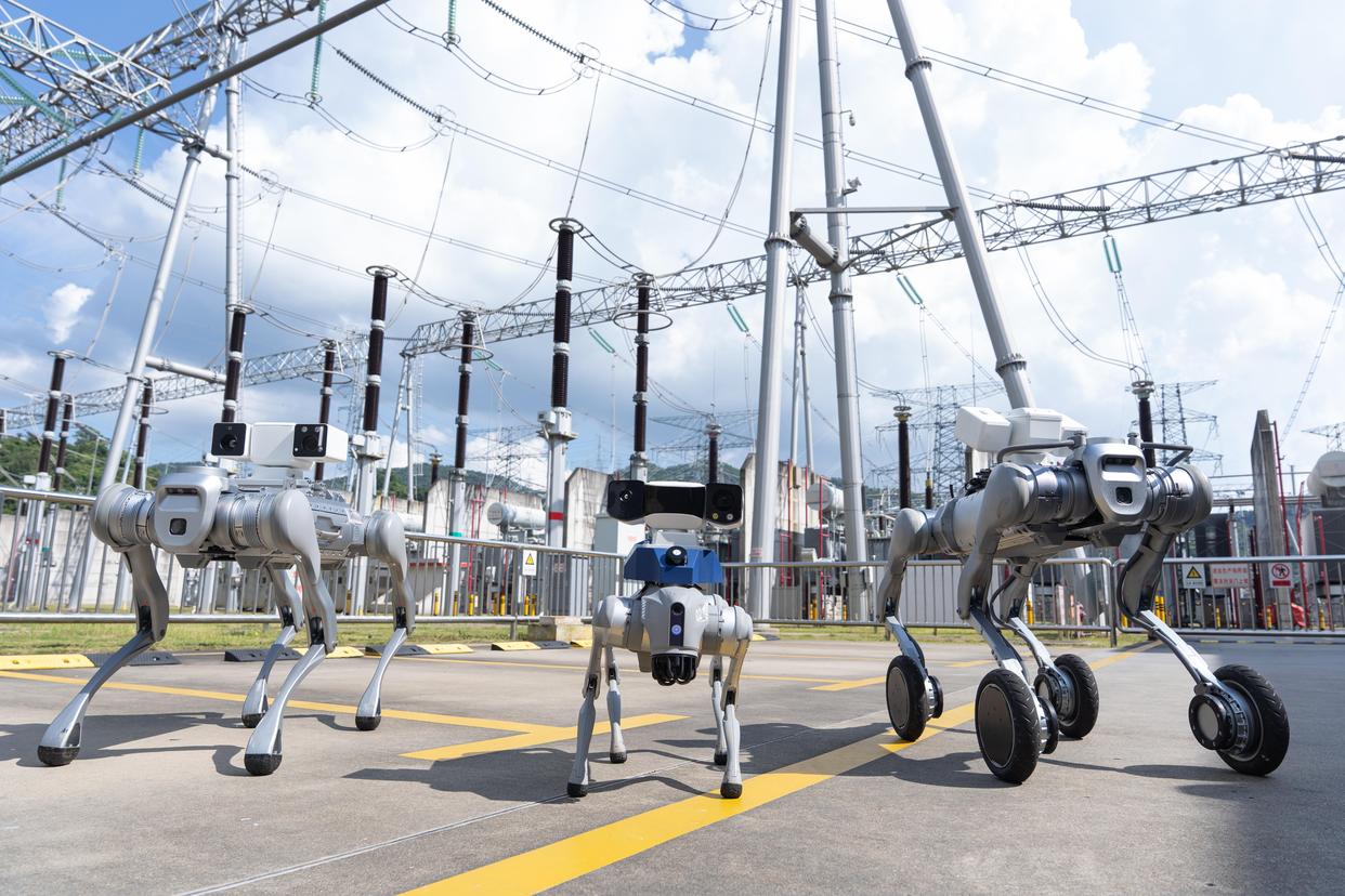 深圳電網(wǎng)機(jī)器人軍團(tuán)多棲作戰(zhàn)，力保十五運(yùn)會(huì)電力無(wú)憂(yōu)