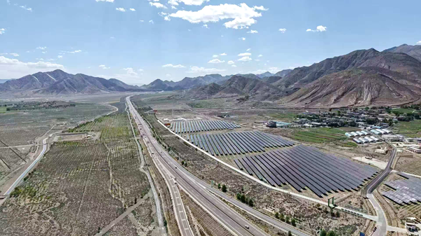 西藏白朗縣90兆瓦光儲一體化項目成功實現(xiàn)全容量并網(wǎng)發(fā)電