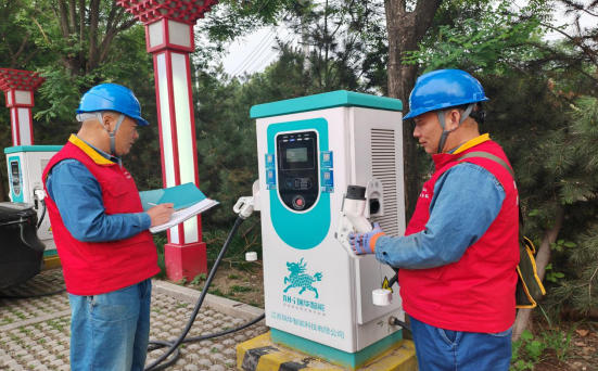 國(guó)網(wǎng)渭南供電公司：充電樁安全“大體檢” 護(hù)航出行“電力十足”